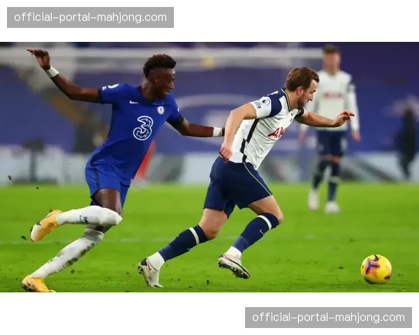 数据流：解析瓜迪奥拉如何用“边后腰”战术再次克制皇马