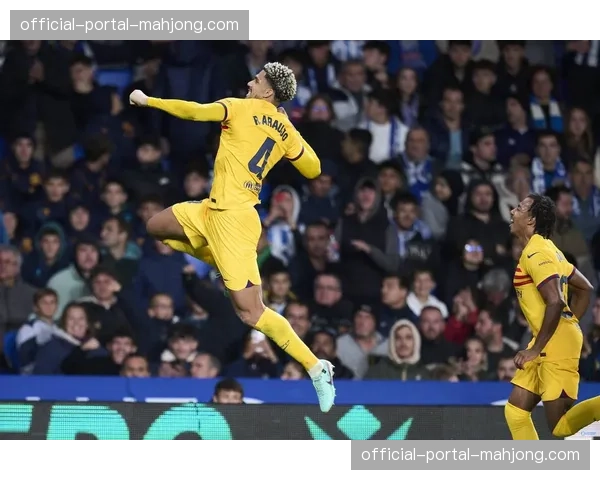 伤病更新：巴萨后防核心阿劳霍缺席欧冠关键战，球队低位防守体系面临考验